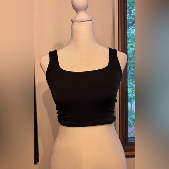 Express XS Body Contour Square Neck Cropped Tank - Picture 2 of 7